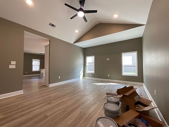 4th image of 225 Kayla Ln