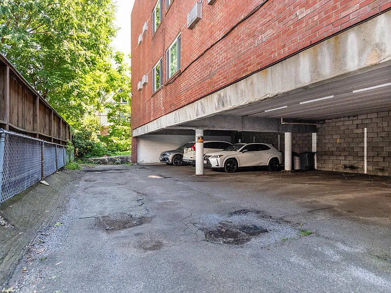28 Lee St #2 — Photo 12