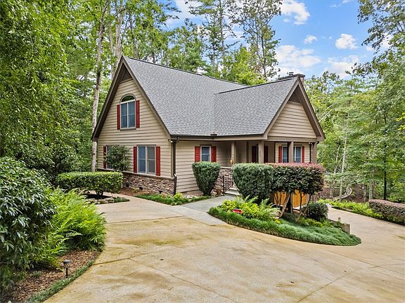 3rd image of 205 Pitcher Plant Ln