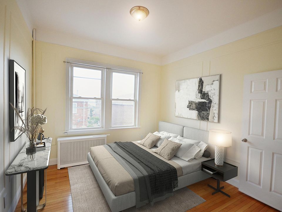 1st image of 1024 Clarence Ave #2R