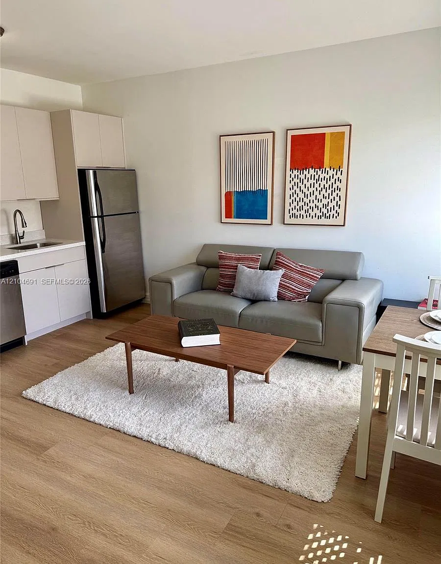 Eleven Condo — Photo 1
