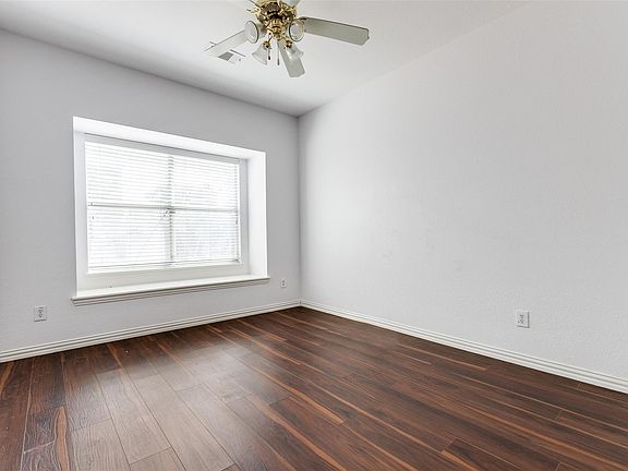 4th image of 2633 Dunbar Dr