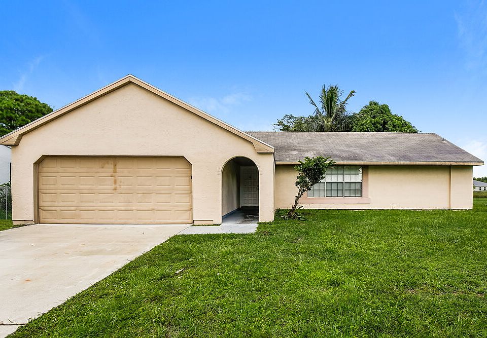 1st image of 501 SW Belmont Cir