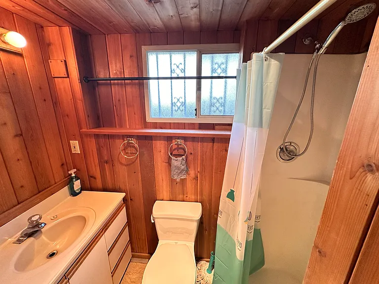 4409 Marine Dr — Photo 24
