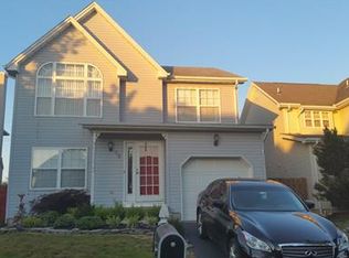75 Scarlet Dr, Parlin, NJ
