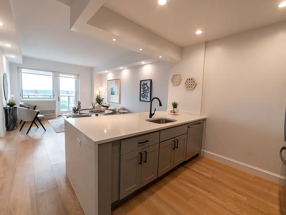3745 Riverdale Ave #1