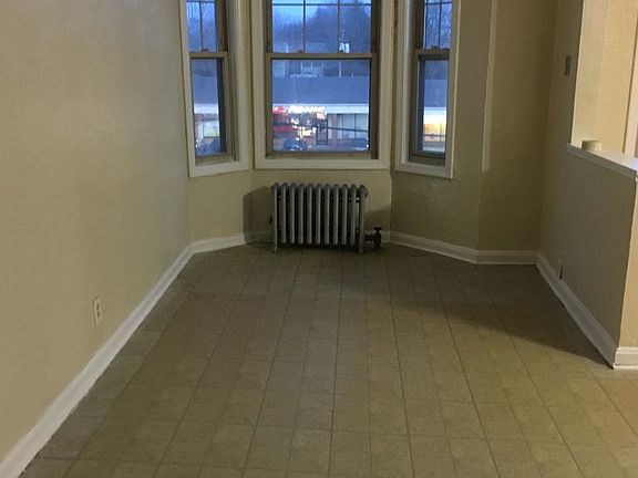 3rd image of 3445 Superior Park Dr