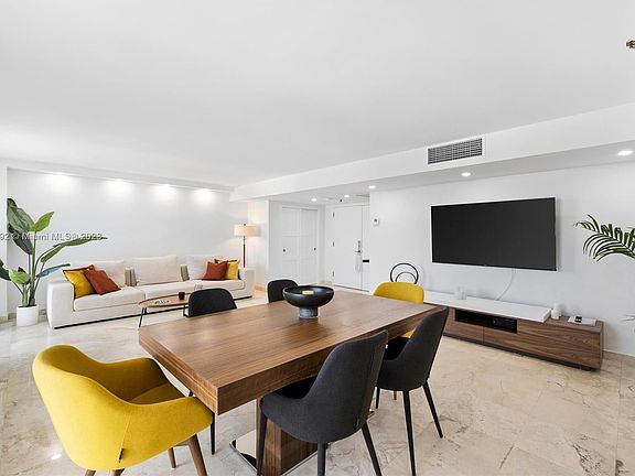 3rd image of 2401 Collins Ave APT 1508