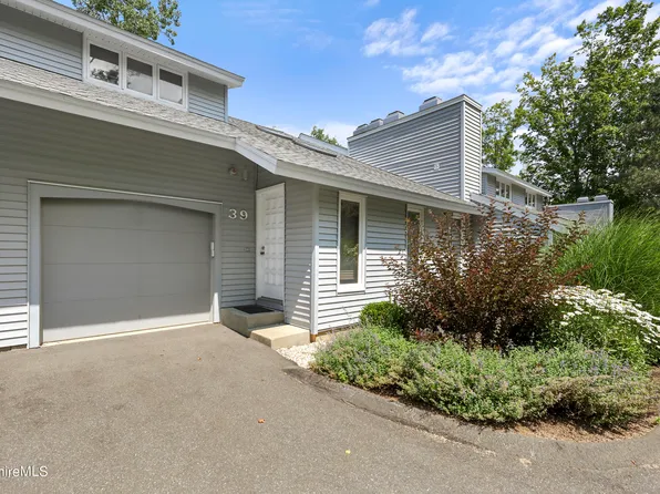 20 Wexford Ct #39, Lenox, MA 01240