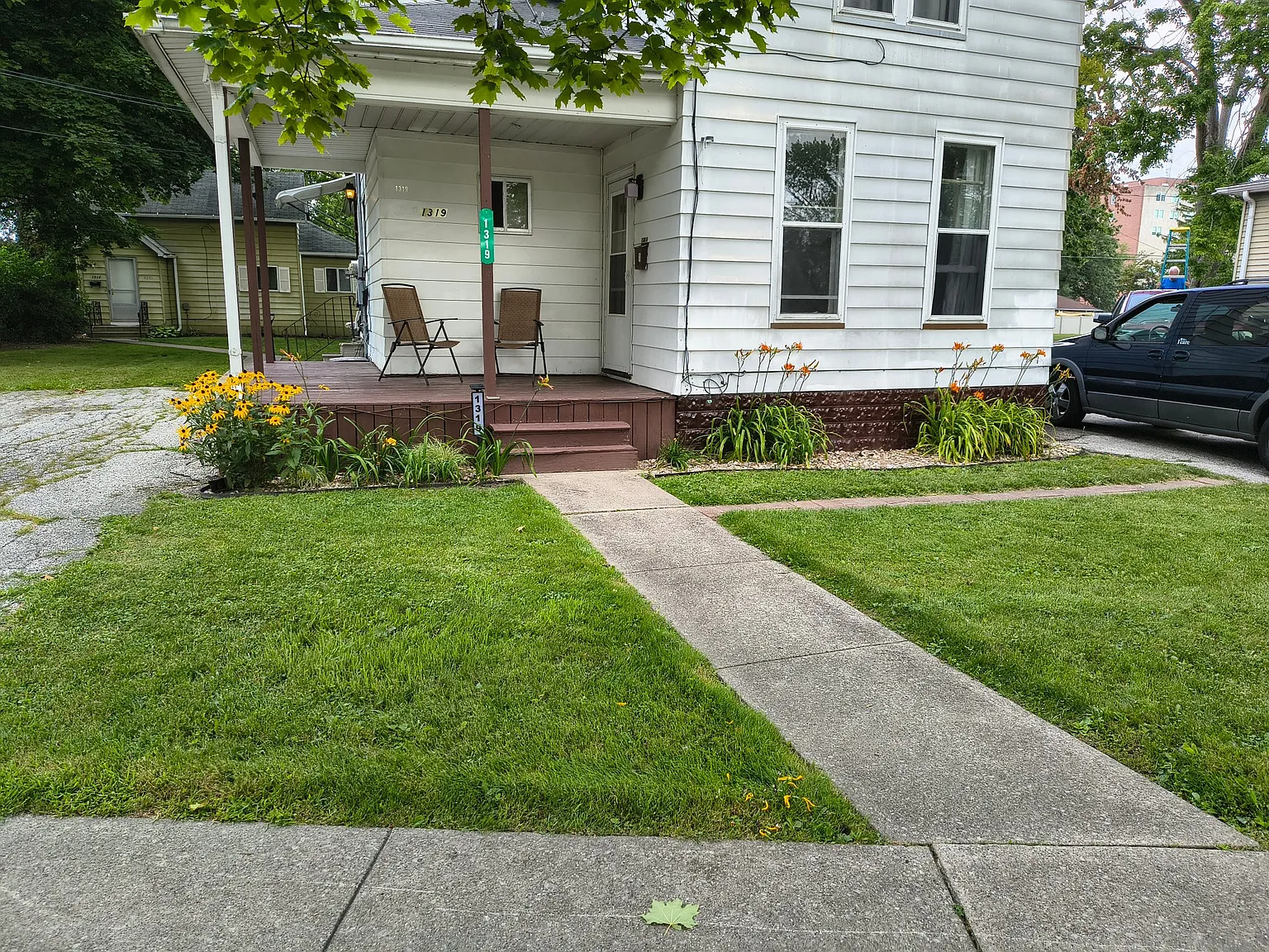 One bedroom — Photo 1
