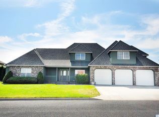 104505 E Tripple Vista Dr, Kennewick, WA 99338