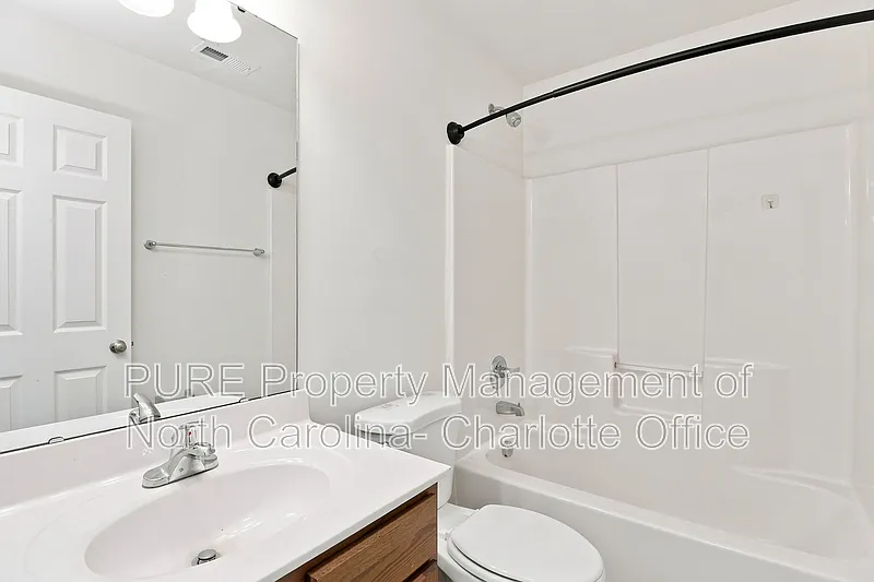 1223 Ben Livingston Rd