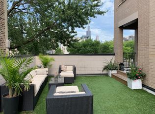 6 N Throop St APT 2N, Chicago, IL 60607