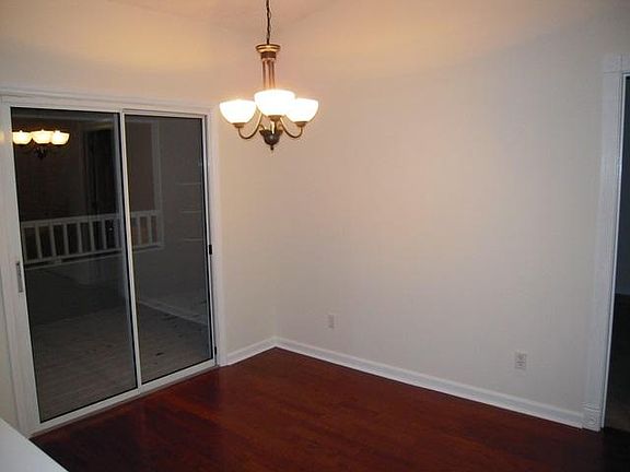 4th image of 107 Breezewood Dr
