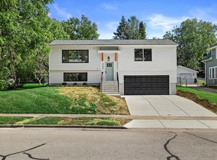 755 Armour Rd, Oconomowoc, WI 53066