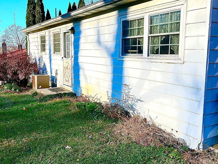 224 Sycamore Dr — Photo 13