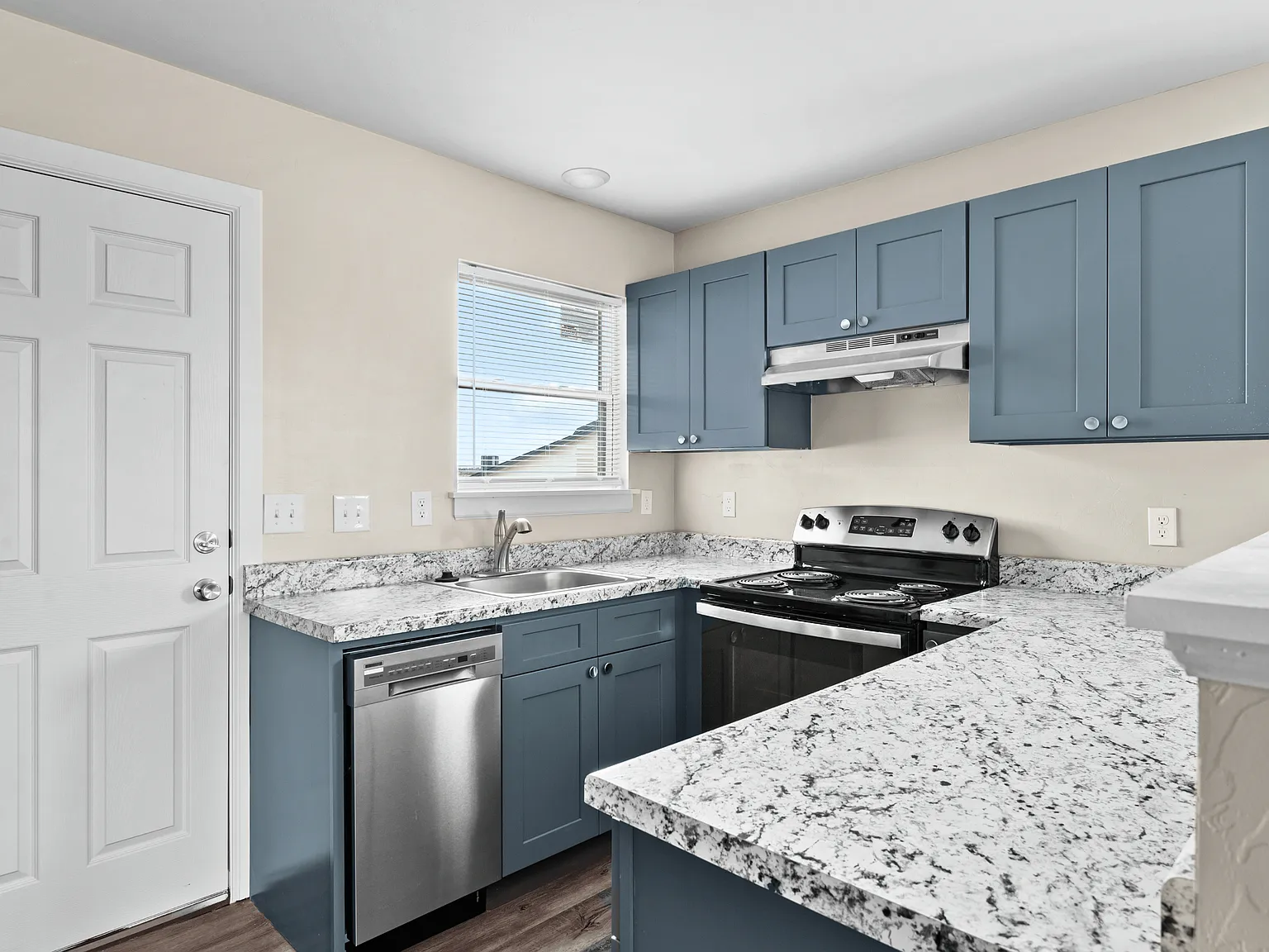 Diamond Ridge Townhomes — Photo 2