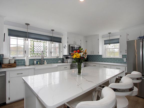 4th image of 84 Cotuit Road
