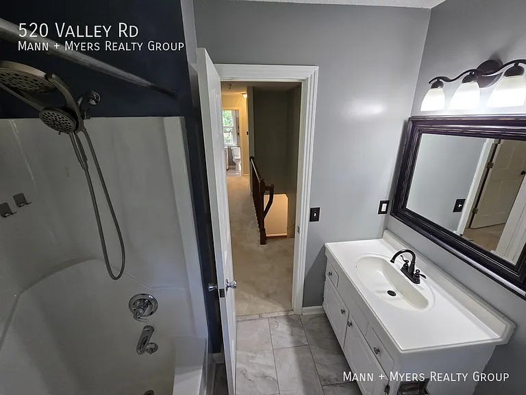 520 Valley Rd — Photo 30