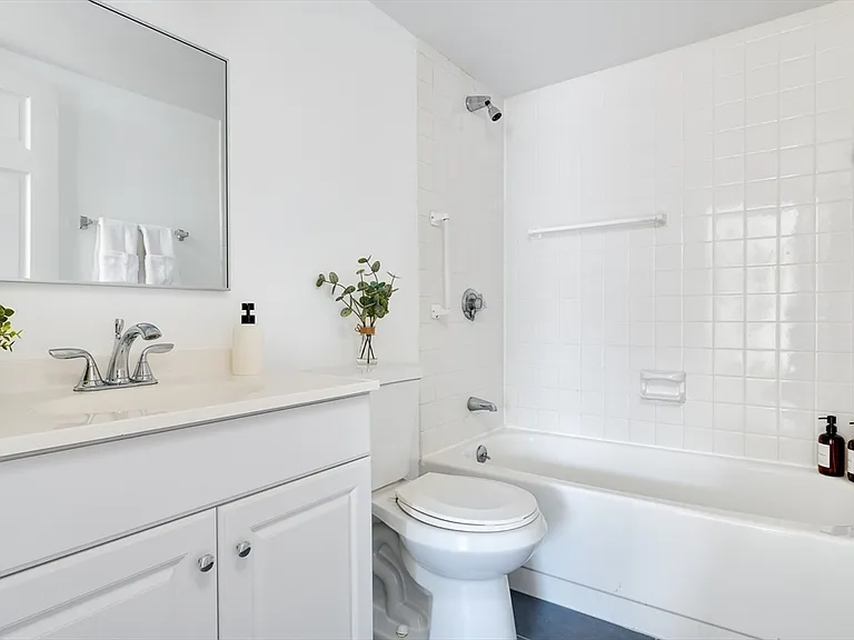 1580 Massachusetts Ave #7C — Photo 21