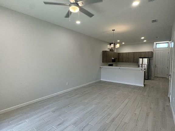 5th image of 1002 Gabriela St #Ab