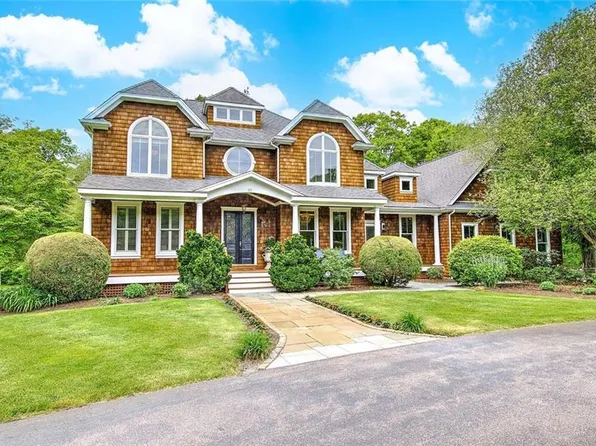 357 Congdon Dr, South Kingstown, RI 02879