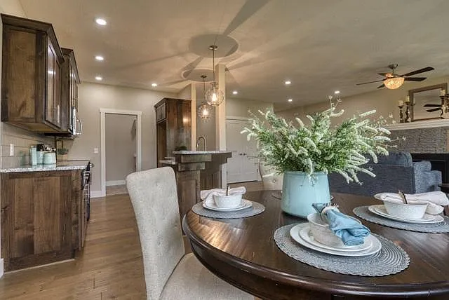 2 bed, 1455 sqft, $1,700 — Photo 2
