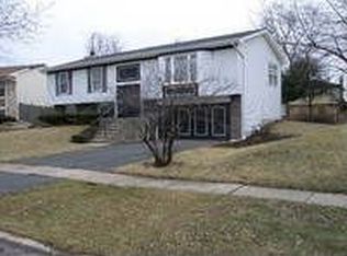 533 Castle Ct, Bolingbrook, IL 60440