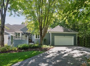 2940 Pelican Point Ct, Mound, MN 55364