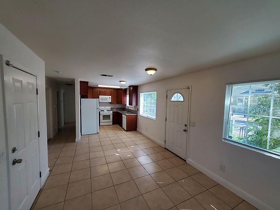 3rd image of 3212 38th St