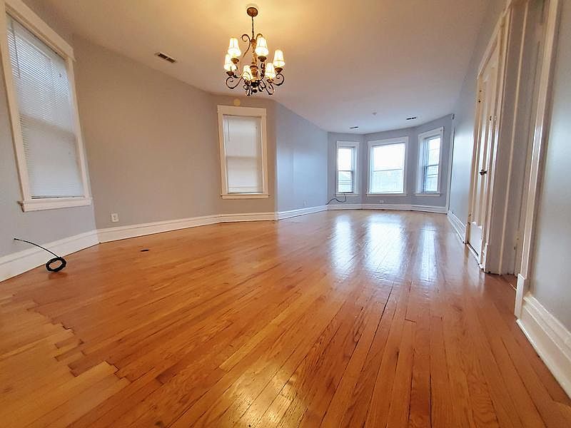 1st image of 4947 N Lawndale Ave #2