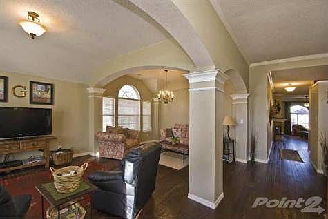 5th image of 1403 Magnolia Dr