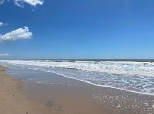 996 Evans St, Gilchrist, TX 77617