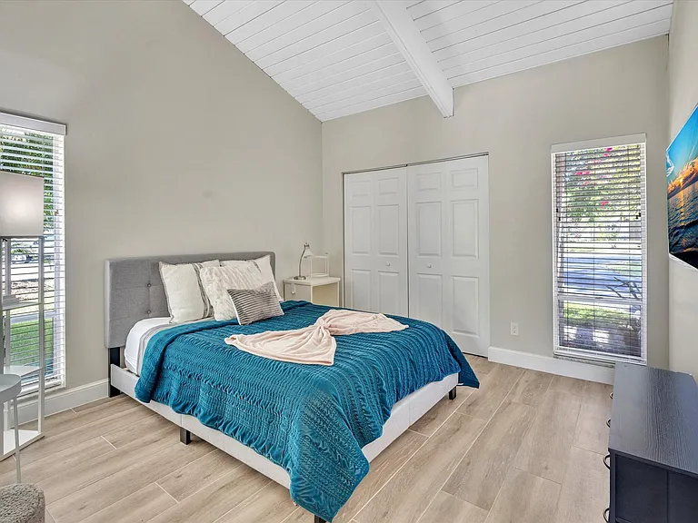 3996 NW 7th Ct — Photo 28