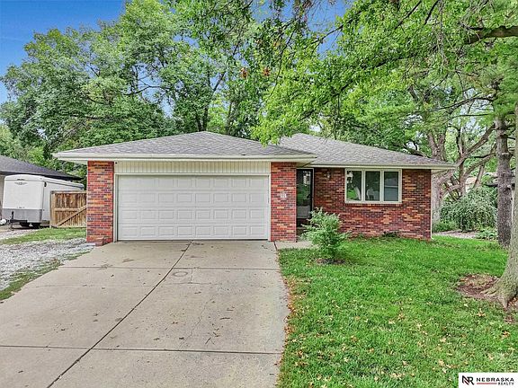 5th image of 5920 Deerwood Dr