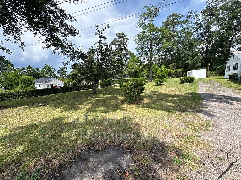2754 Hazel St — Photo 17