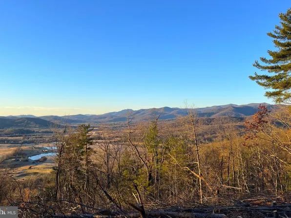 Rediviva Ln, Washington, VA 22747