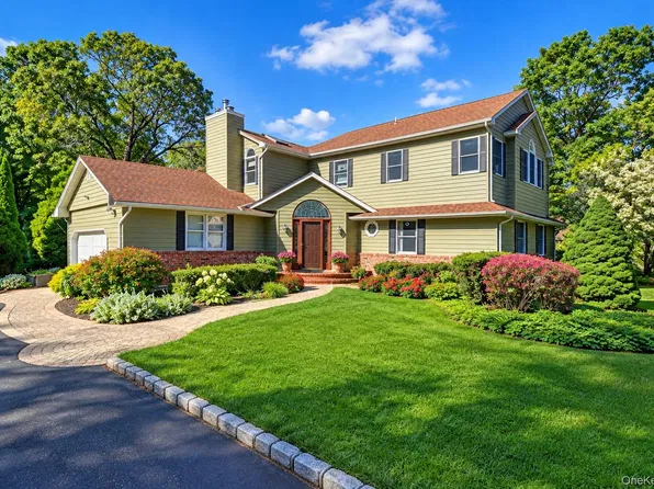 9 Shipyard Lane, Setauket, NY 11733