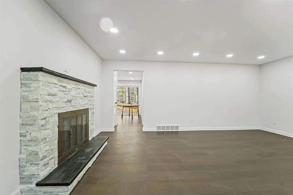 3 bed, 1778 sqft, $2,600 — Photo 2