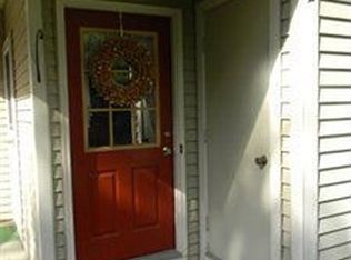 212 Burgoyne Dr, Clifton Park, NY 12065