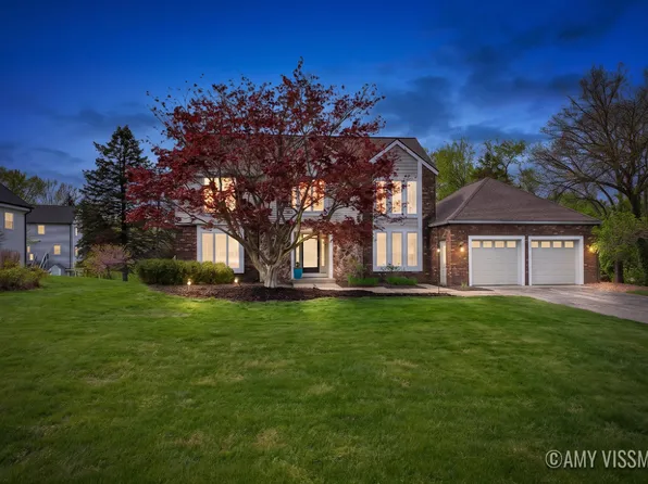 3415 N Applecrest Ct SE, Ada, MI 49301