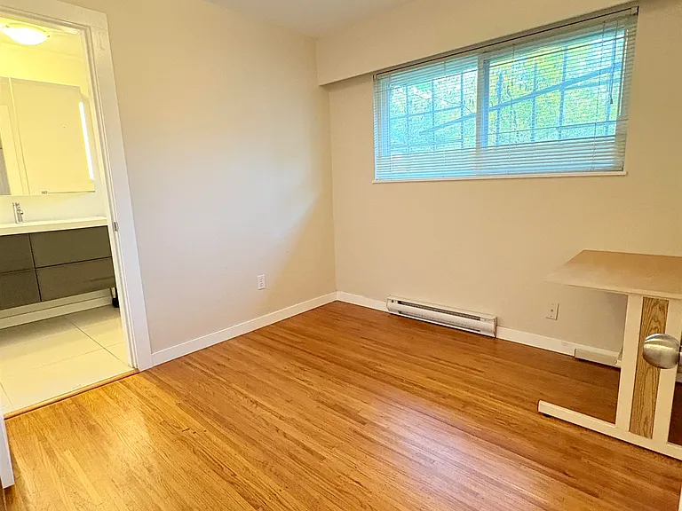 2390 Kitchener Ave — Photo 9