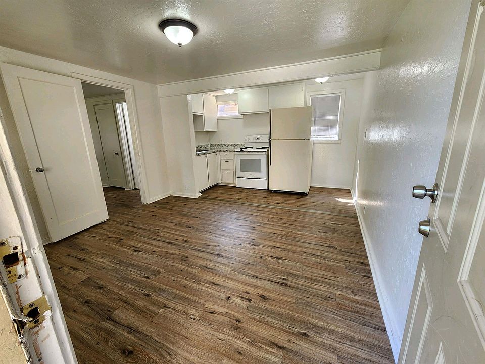 1st image of 1020 S Broadway St #3