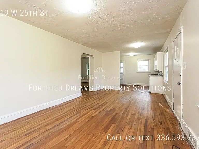 319 W 25th St — Photo 4