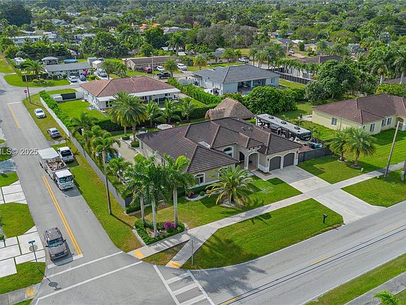 3rd image of 16900 SW 296th St