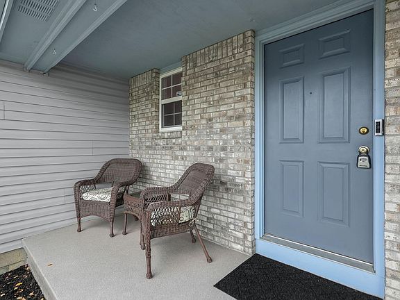 5th image of 5633 Maple Dell Ct
