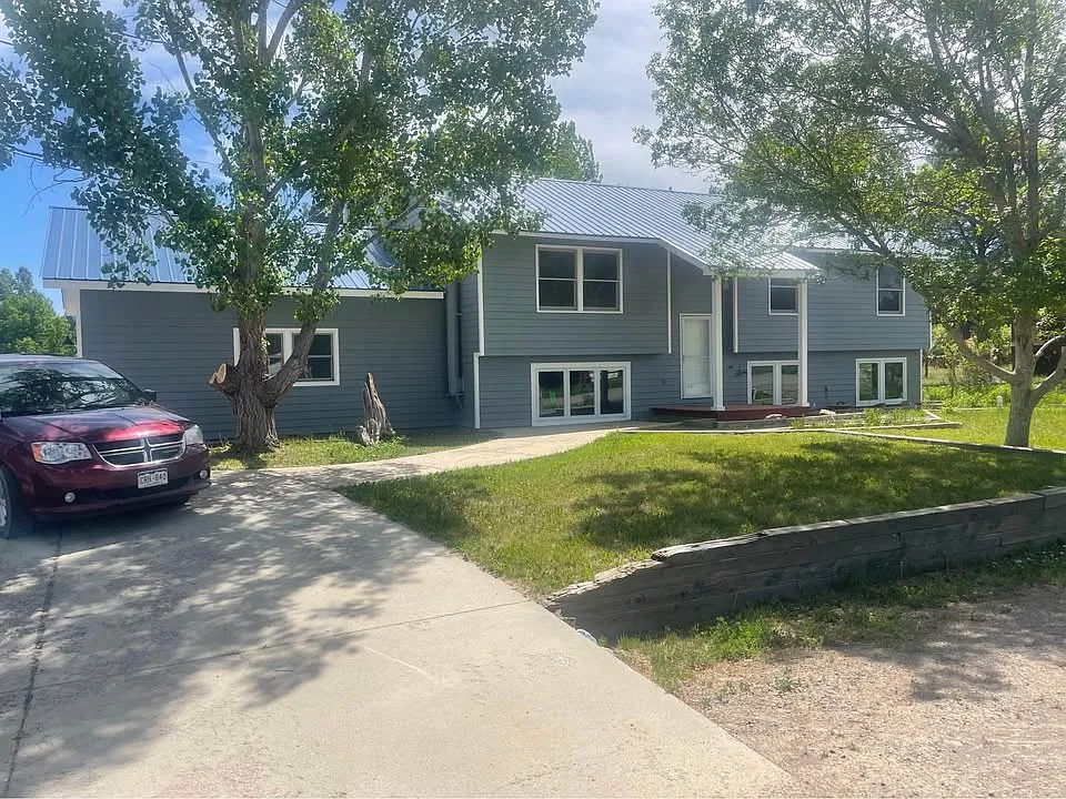 1222 Lake Forest Cir