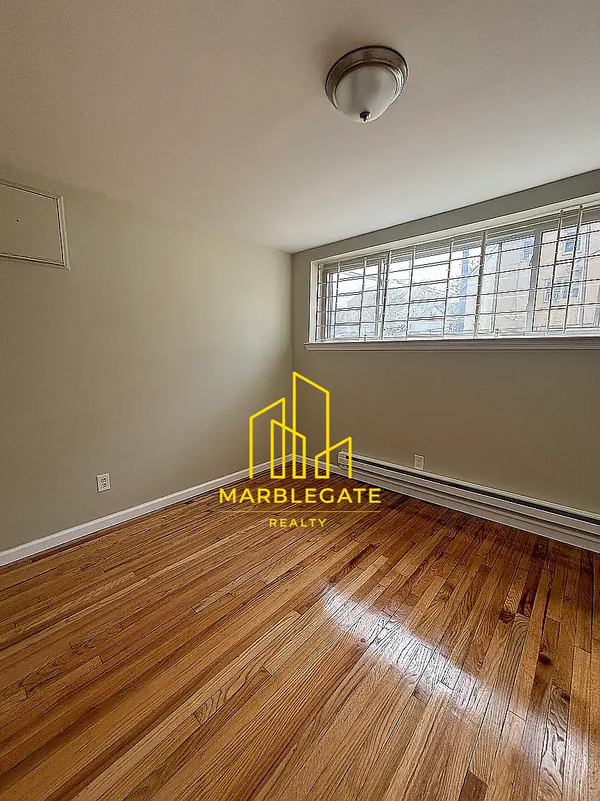 2 bed, 850 sqft, $1,995 — Photo 2