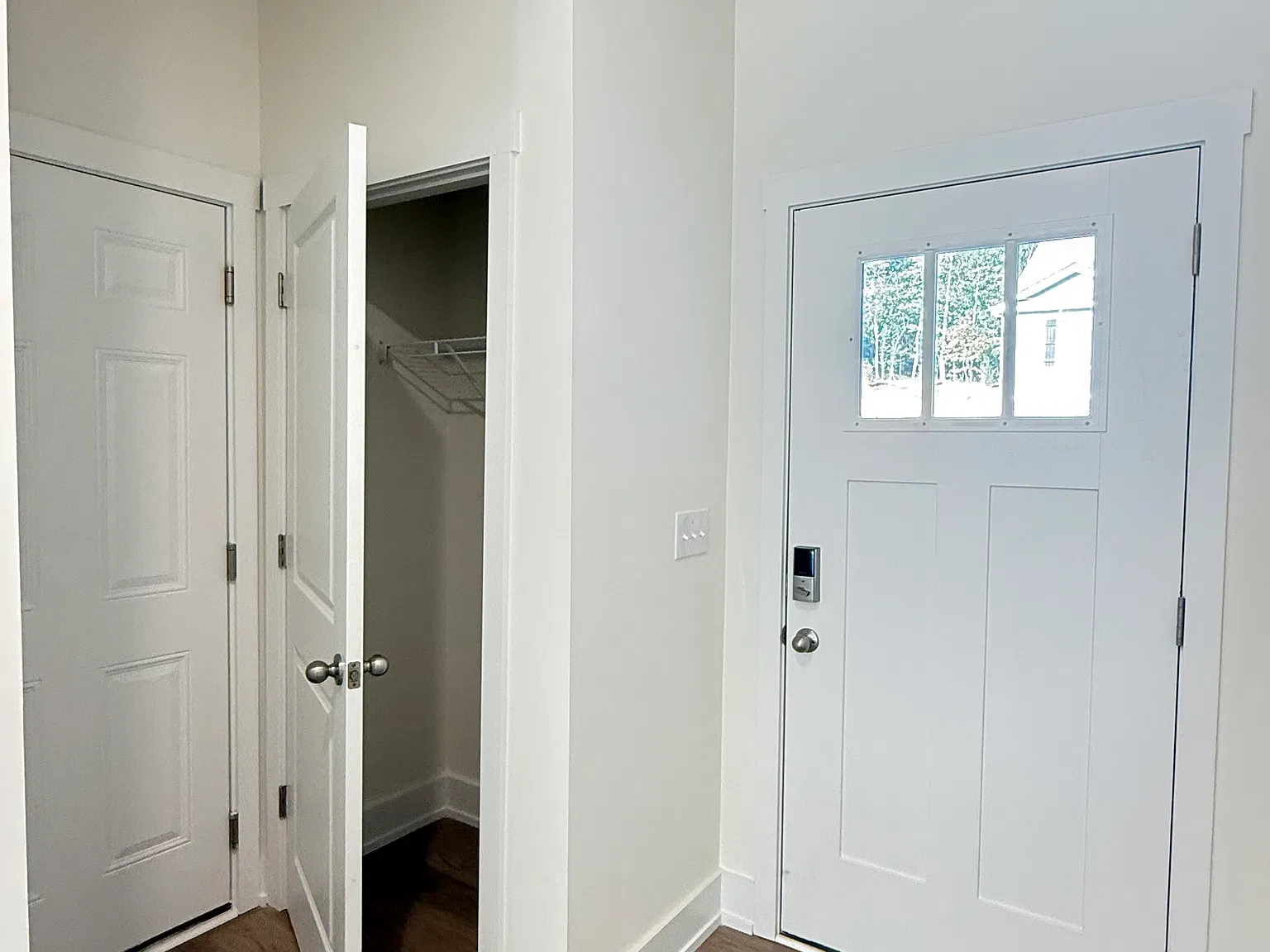 4 bed, 2.5 bath, 1554 sqft, $2,450 — Photo 4
