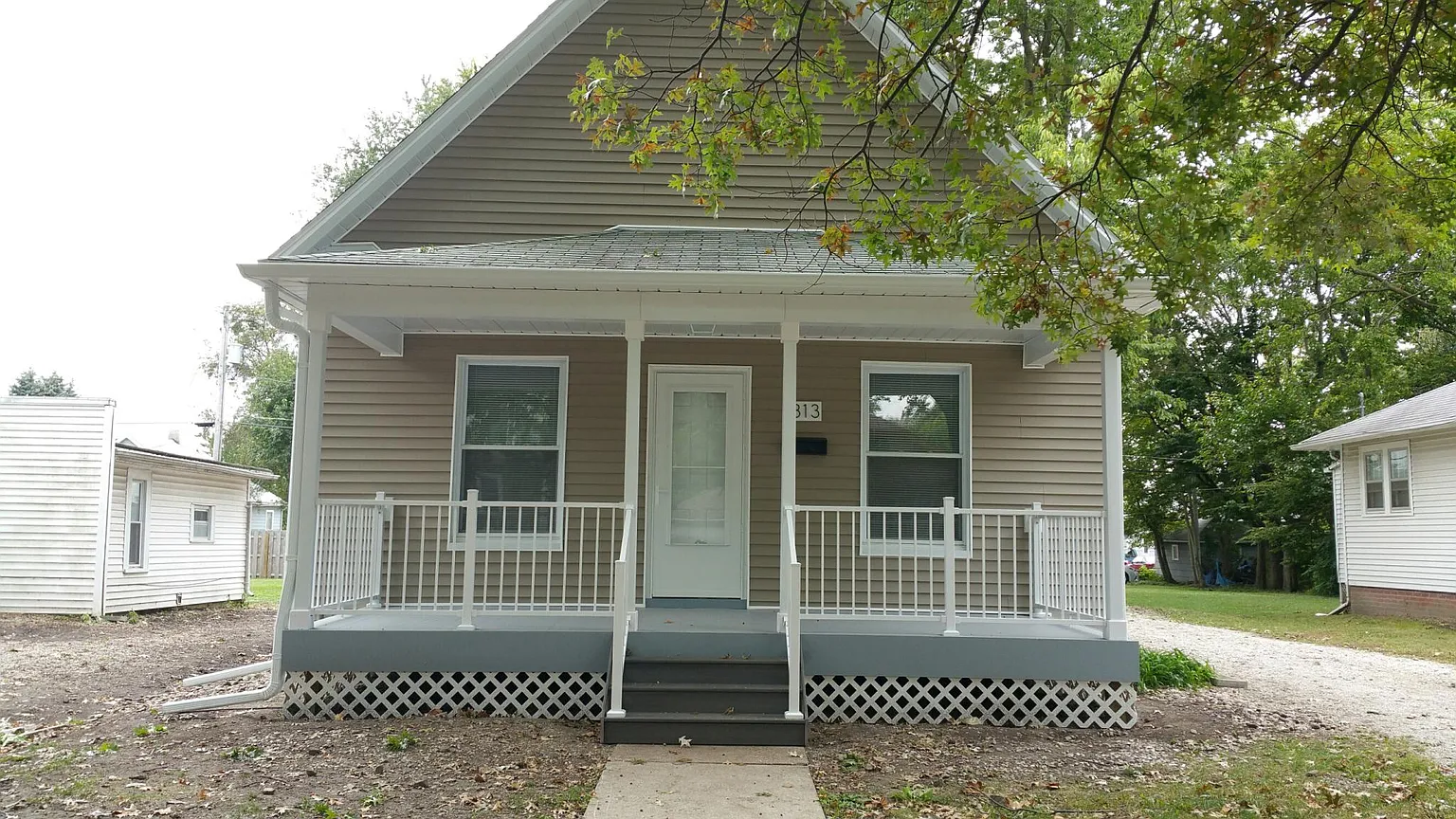 813 W Hill St photo 1
